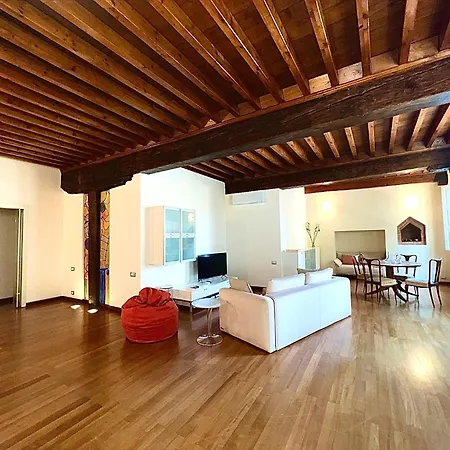 Tizzi's Apartment *