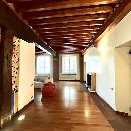 Tizzi's * Lucca