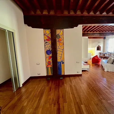 Tizzi's Apartment Lucca